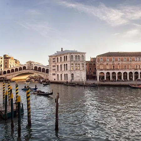 Villa Ca Dadda Terrace At Rialto Bridge -historic Equipped With Comforts *