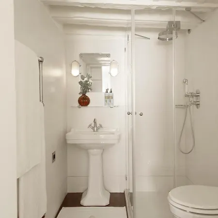 Villa Ca Dadda Terrace At Rialto Bridge -historic Equipped With Comforts
