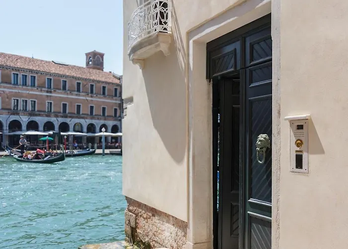 Ca Dadda Terrace At Rialto Bridge -historic Equipped With Comforts