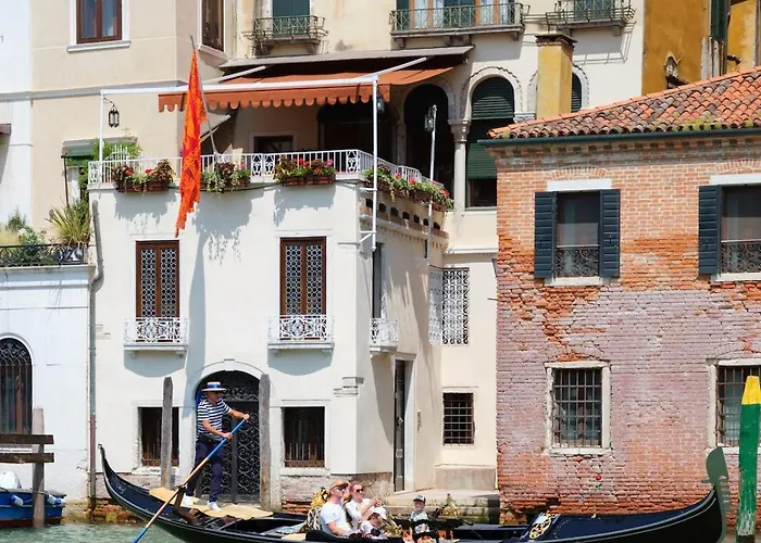 Villa Ca Dadda Terrace At Rialto Bridge -historic Equipped With Comforts