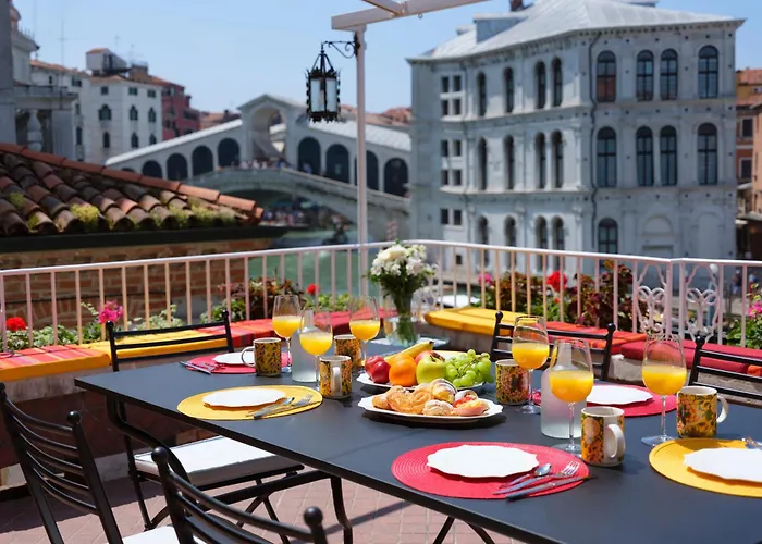 Ca Dadda Terrace At Rialto Bridge -historic Equipped With Comforts Villa