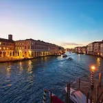 Ca Dadda Terrace At Rialto Bridge -historic Equipped With Comforts Villa Veneza
