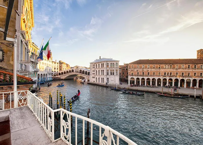 Ca Dadda Terrace At Rialto Bridge -historic Equipped With Comforts וילה